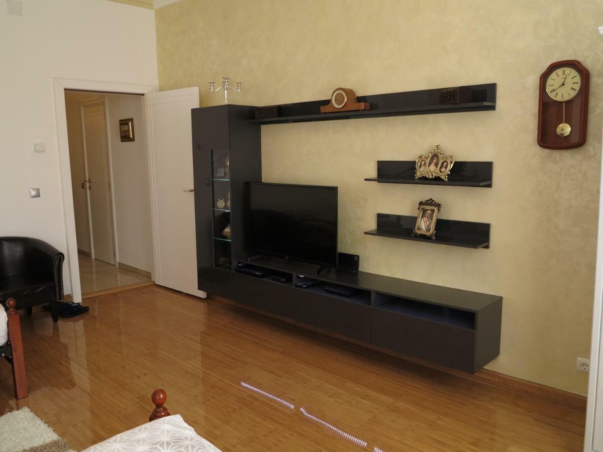 Small Luxury Kapitol Apartment Viyana Dış mekan fotoğraf